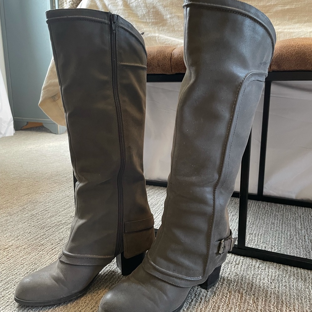 Fergalicious by Fergie Grey Boots - Picture 1 of 6